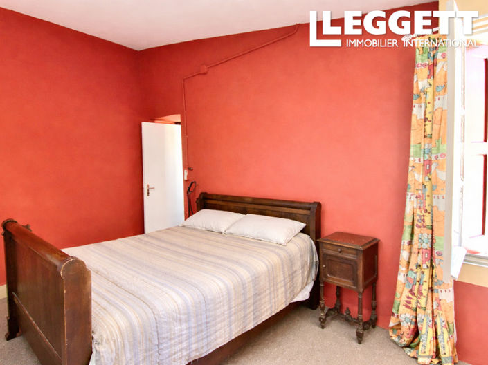 Image No.8-5 Bed House for sale