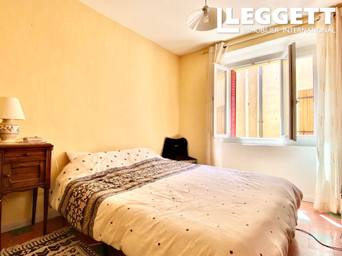 Image No.8-5 Bed House for sale