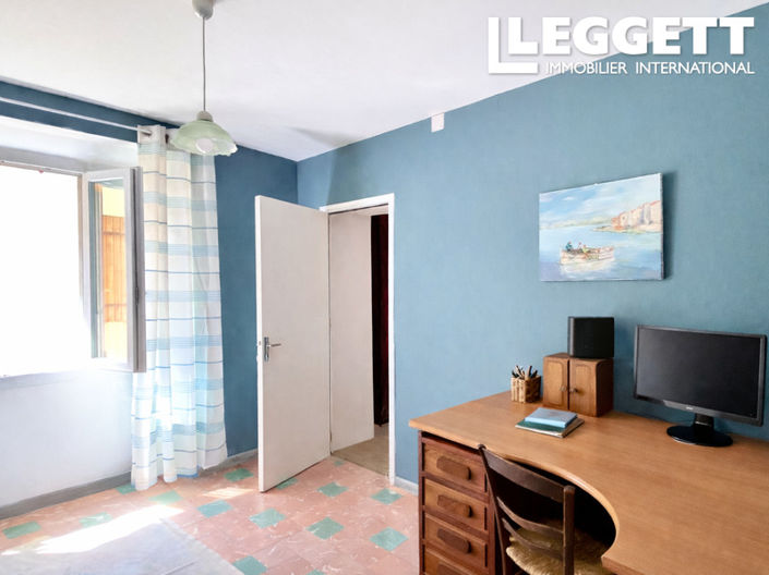 Image No.9-5 Bed House for sale