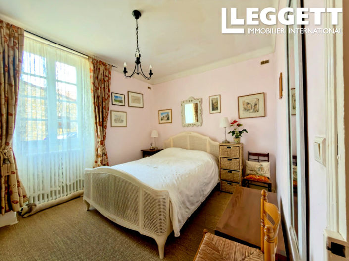 Image No.7-4 Bed House for sale