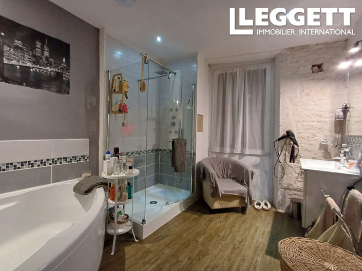 Image No.7-5 Bed House for sale