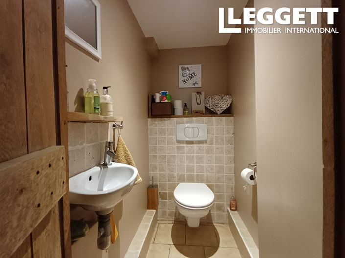 Image No.8-5 Bed House for sale