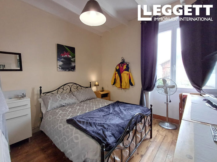 Image No.9-5 Bed House for sale