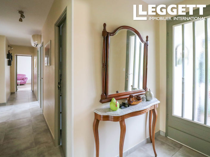 Image No.2-4 Bed House for sale