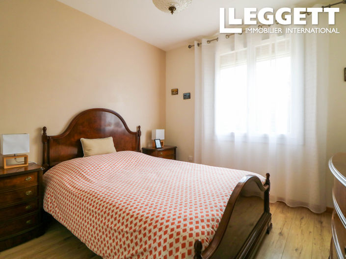 Image No.7-4 Bed House for sale