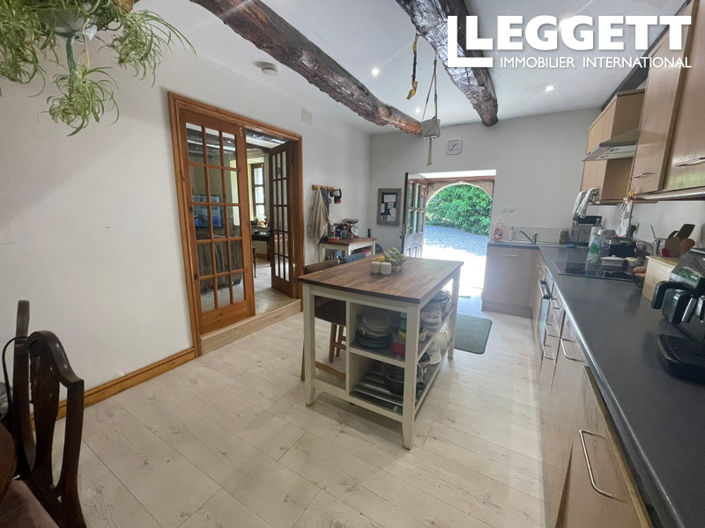 Image No.4-6 Bed House for sale