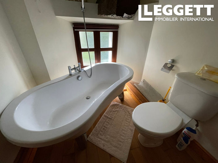 Image No.6-6 Bed House for sale