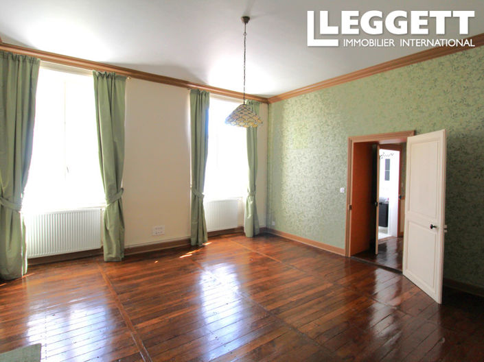 Image No.10-6 Bed House for sale