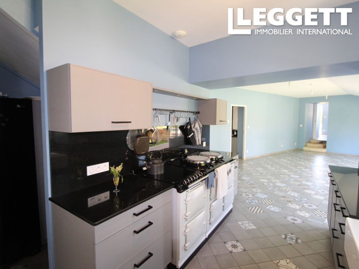 Image No.8-6 Bed House for sale