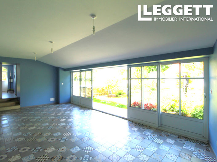 Image No.9-6 Bed House for sale