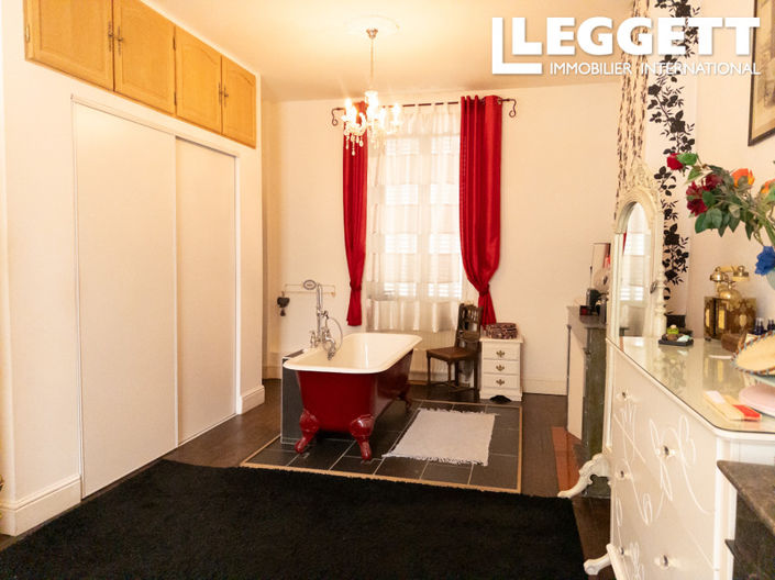 Image No.9-7 Bed House for sale