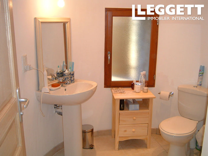 Image No.7-10 Bed Commercial for sale