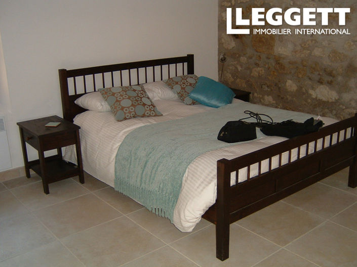 Image No.8-10 Bed Commercial for sale