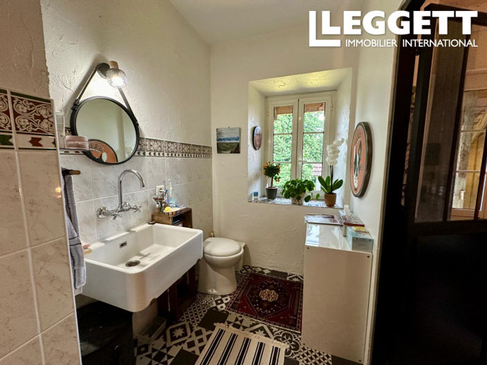 Image No.10-5 Bed Commercial for sale