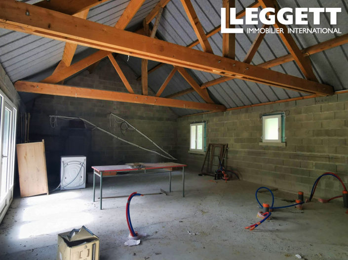 Image No.8-2 Bed House for sale