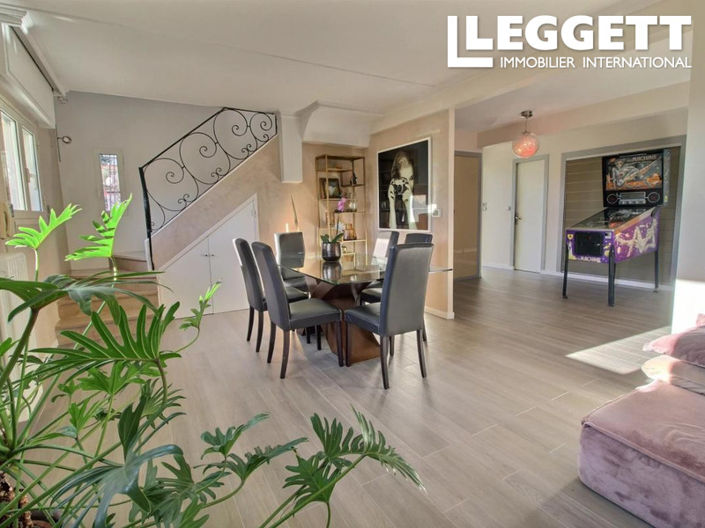 Image No.9-5 Bed House for sale