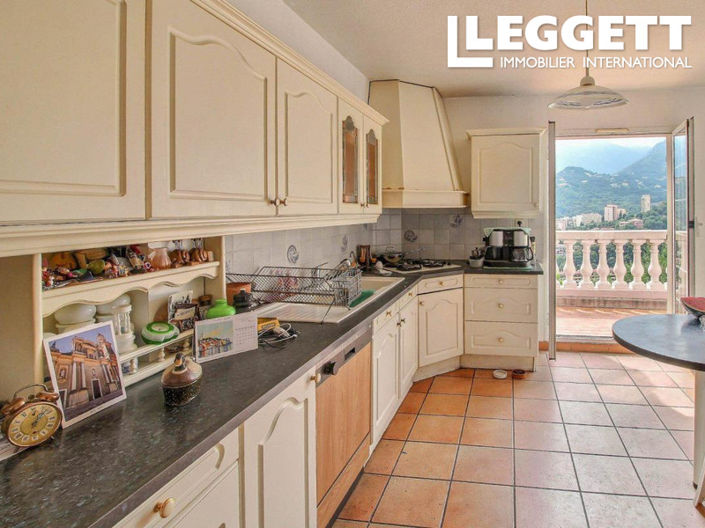 Image No.6-3 Bed House for sale