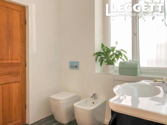 Image No.10-2 Bed Apartment for sale