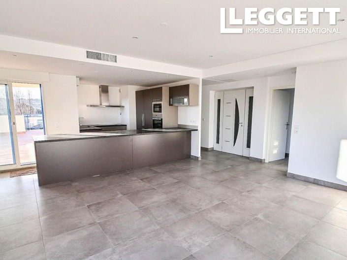 Image No.10-3 Bed Apartment for sale