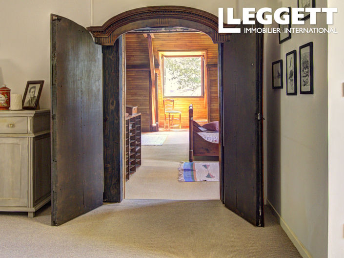 Image No.7-6 Bed House for sale