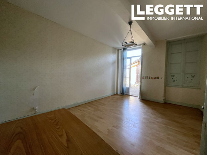 Image No.6-5 Bed House for sale