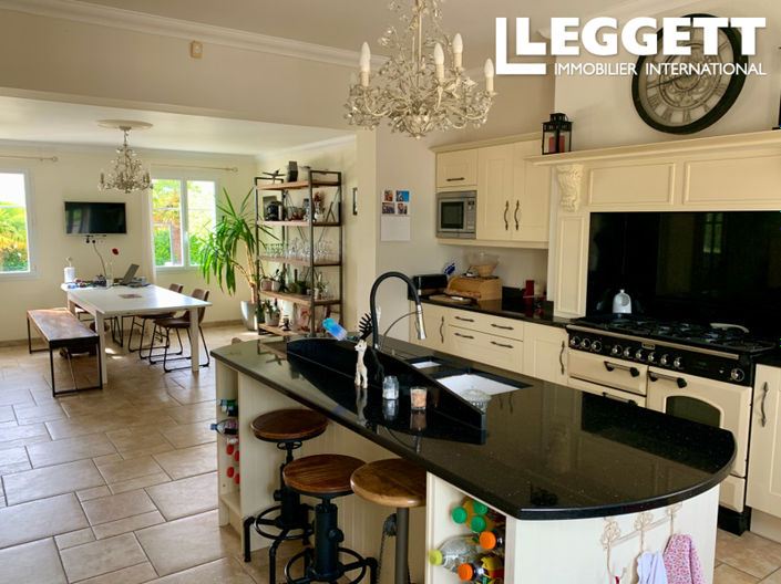 Image No.6-Maison de 6 chambres à vendre à Échebrune