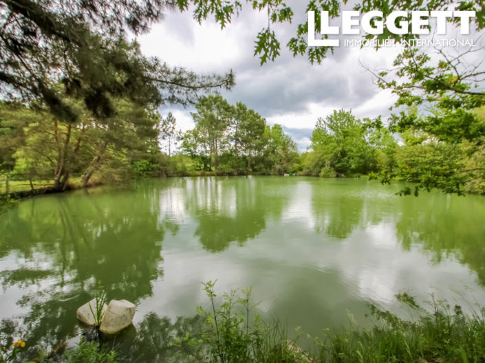 Image No.10-12 Bed House for sale