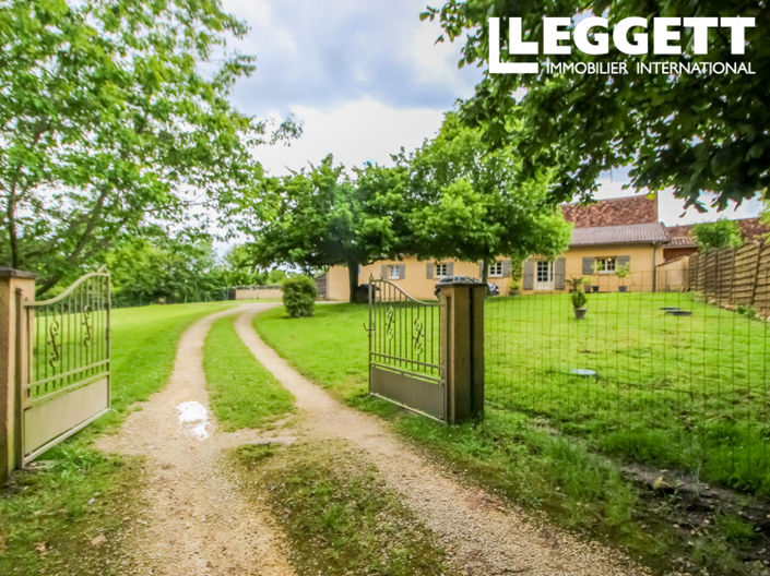 Image No.8-12 Bed House for sale