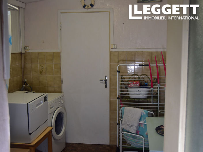 Image No.5-2 Bed House for sale