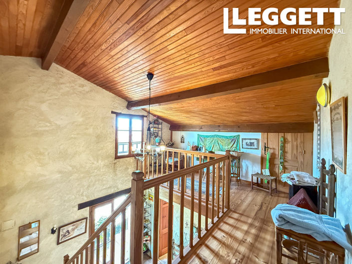 Image No.8-4 Bed House for sale