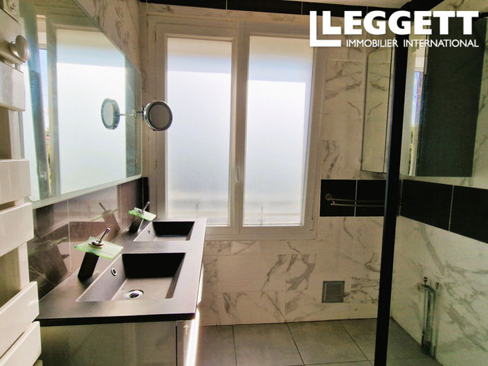 Image No.5-6 Bed House for sale