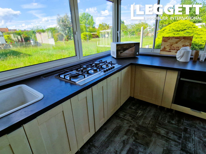 Image No.7-6 Bed House for sale