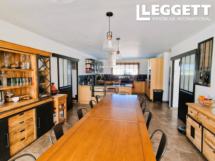 Image No.2-9 Bed House for sale