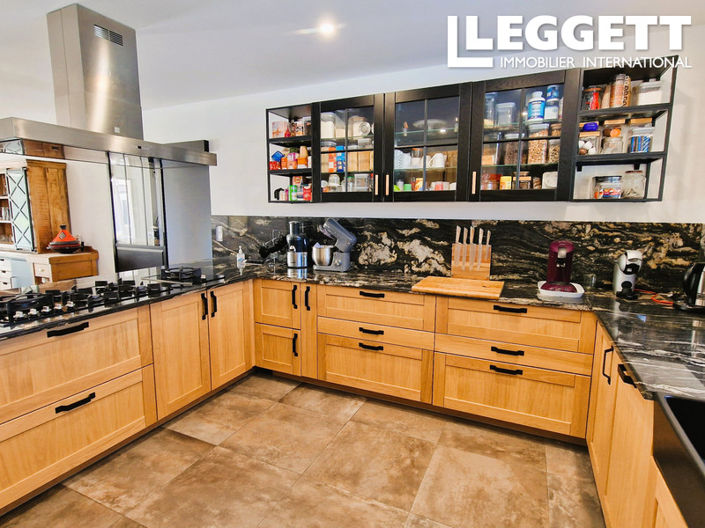 Image No.3-9 Bed House for sale