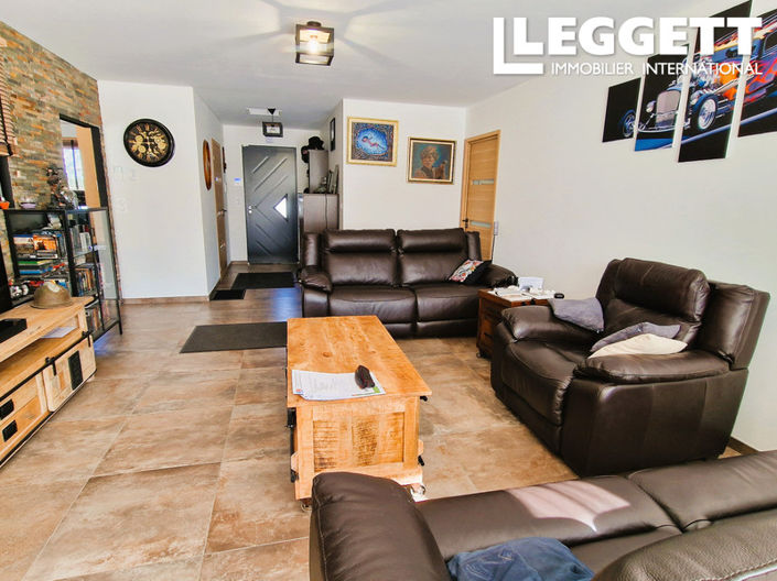 Image No.4-9 Bed House for sale