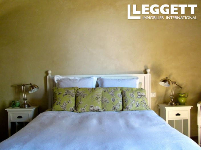 Image No.9-6 Bed House for sale