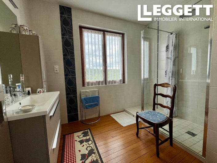 Image No.6-2 Bed House for sale