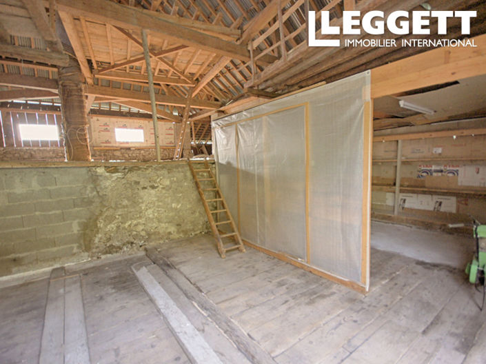 Image No.9-2 Bed House for sale