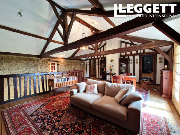 Image No.6-8 Bed House for sale