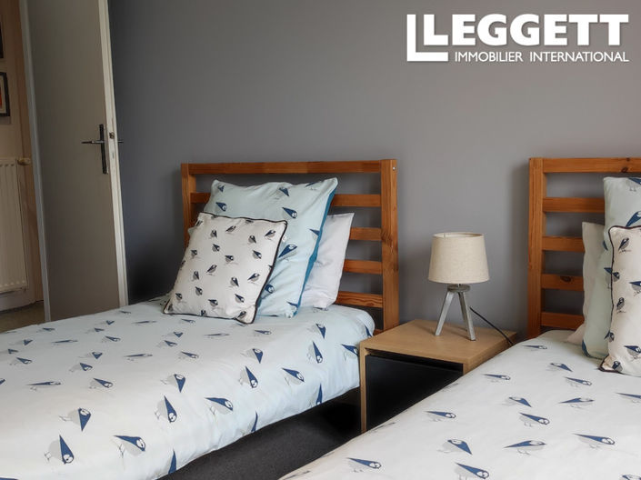 Image No.10-3 Bed House for sale