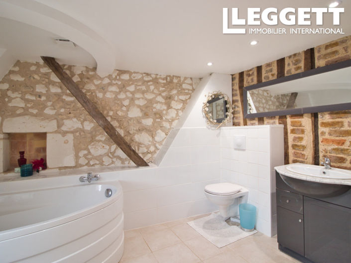 Image No.9-5 Bed House for sale