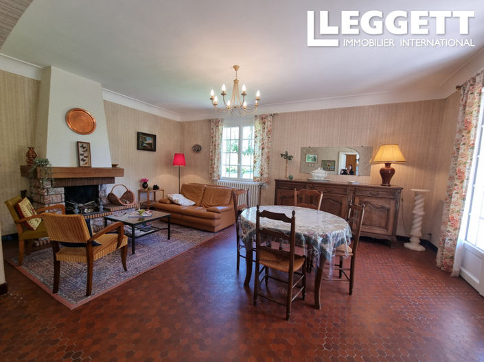 Image No.2-Maison de 6 chambres à vendre à Chassenon