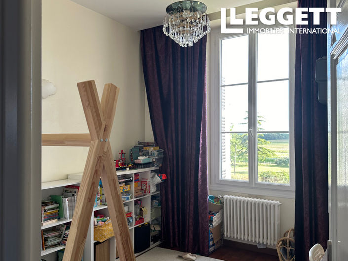 Image No.10-Commercial de 9 chambres à vendre à Bourg