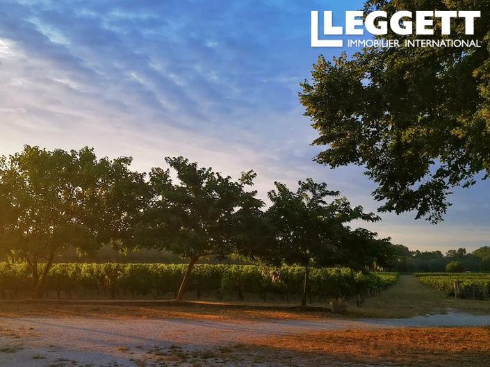 Image No.3-Commercial de 9 chambres à vendre à Bourg