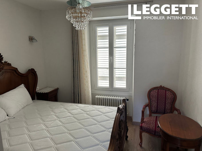 Image No.8-Commercial de 9 chambres à vendre à Bourg