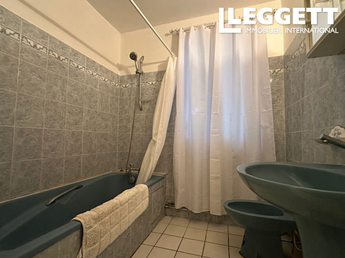 Image No.8-3 Bed House for sale