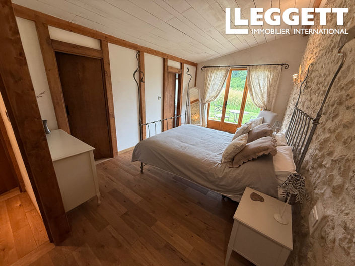 Image No.7-4 Bed House for sale