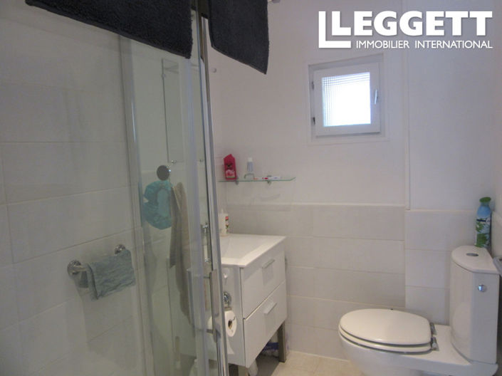 Image No.8-2 Bed House for sale