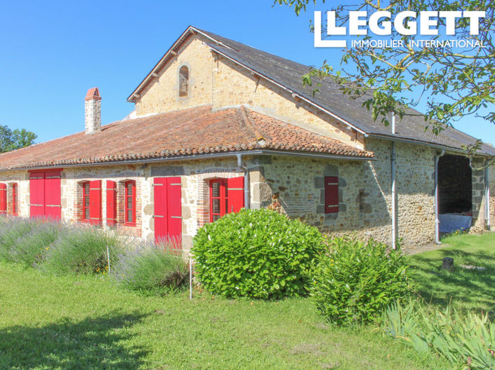 Image No.1-Maison de 5 chambres à vendre à Gourgé