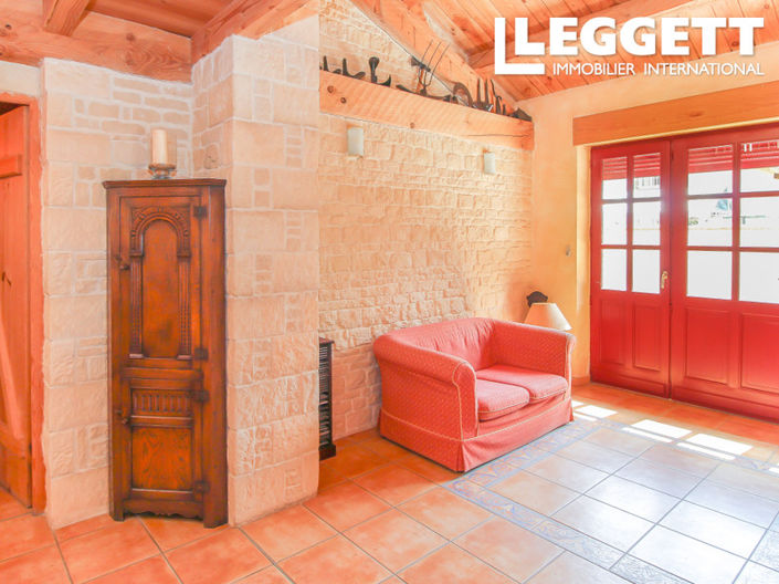 Image No.7-5 Bed House for sale